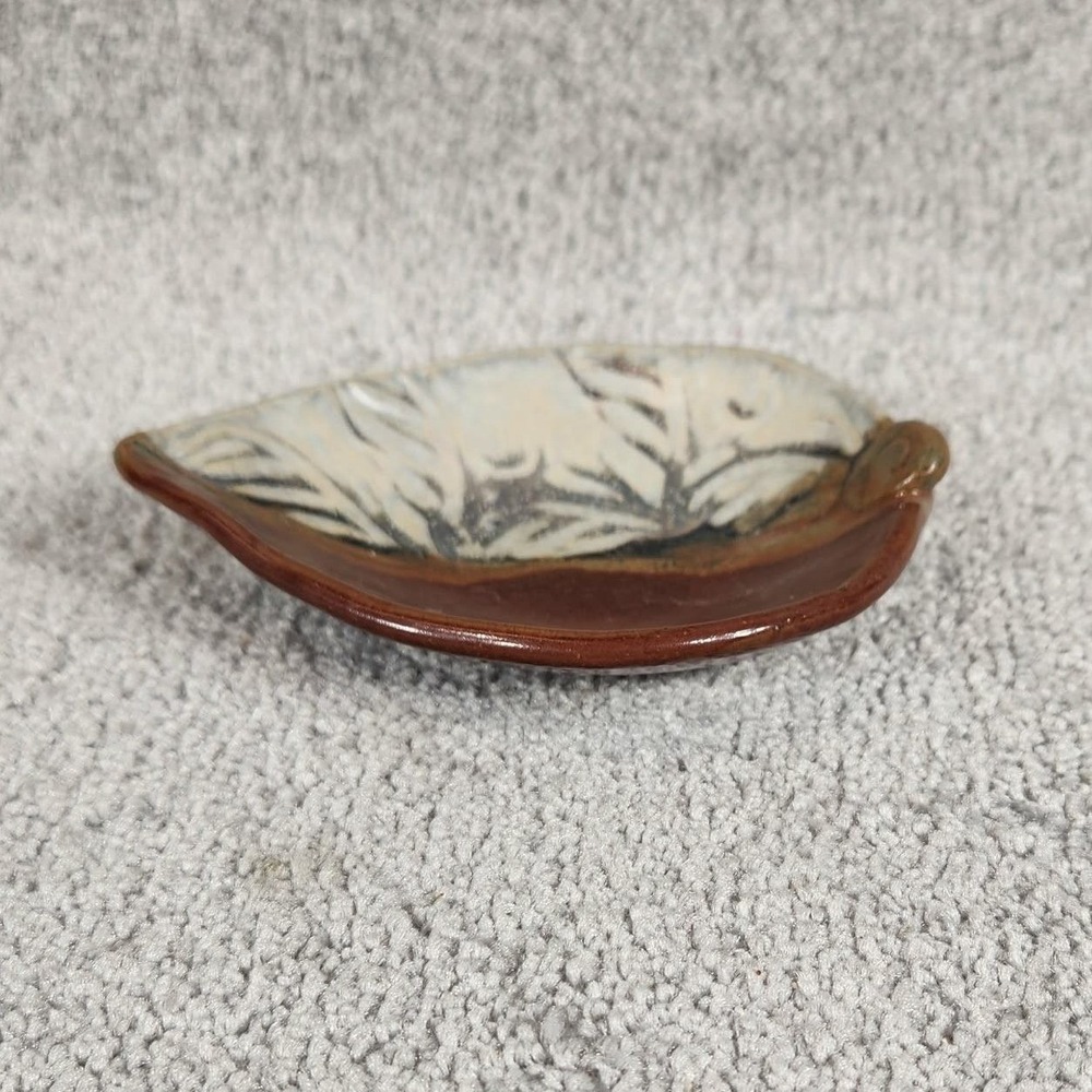 Studio‎ Art Pottery Leaf Trinket Dish Brown Cream Botanical Signed Ceramic Small